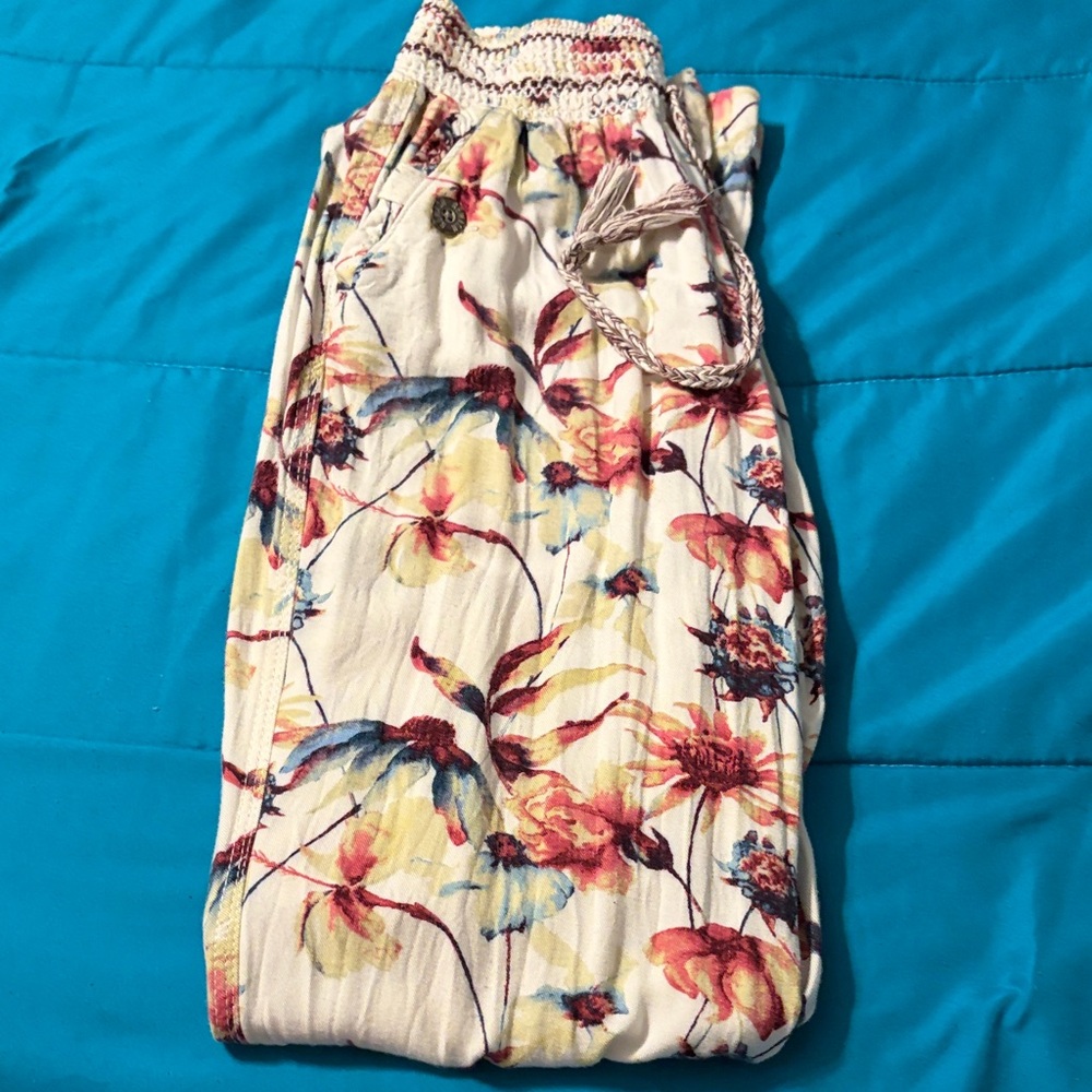 White with multicolored flowers wide legged trousers!!